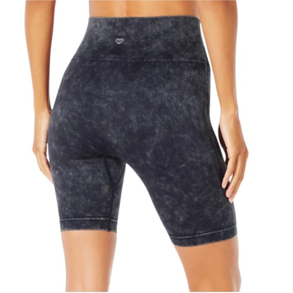 Wildfox Acid Wash Seamless High-Rise Bike Shorts Black Sporty Pull-On M - Picture 2 of 8